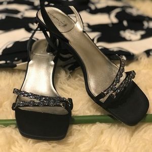 Bandolino navy blue heels with blue embellishment